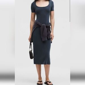 Lululemon Softstreme Scoop Neck  Midi Dress in Charcoal Size M